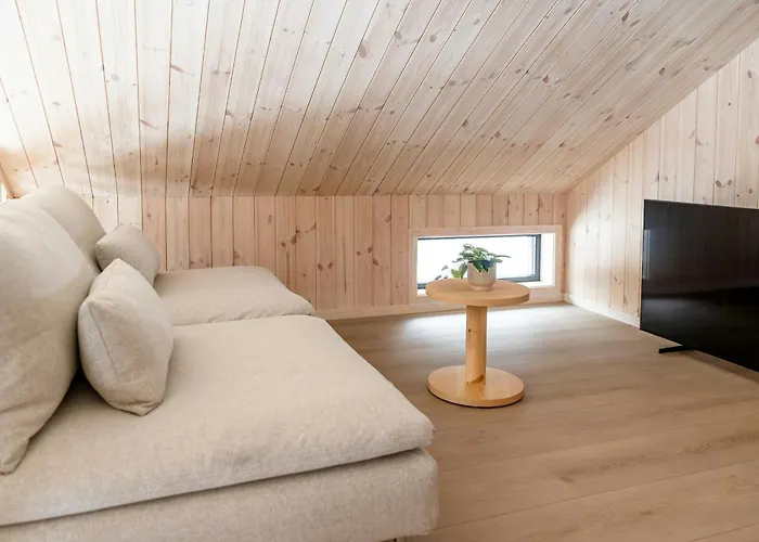 Lys Lodge Ved Nisser-Soen Naer Arendal *